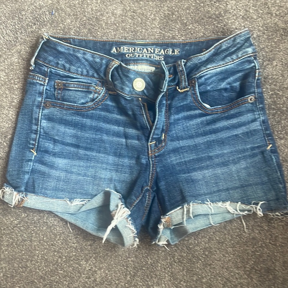 American Eagle Shortie super stretch size 4 jean shorts like new